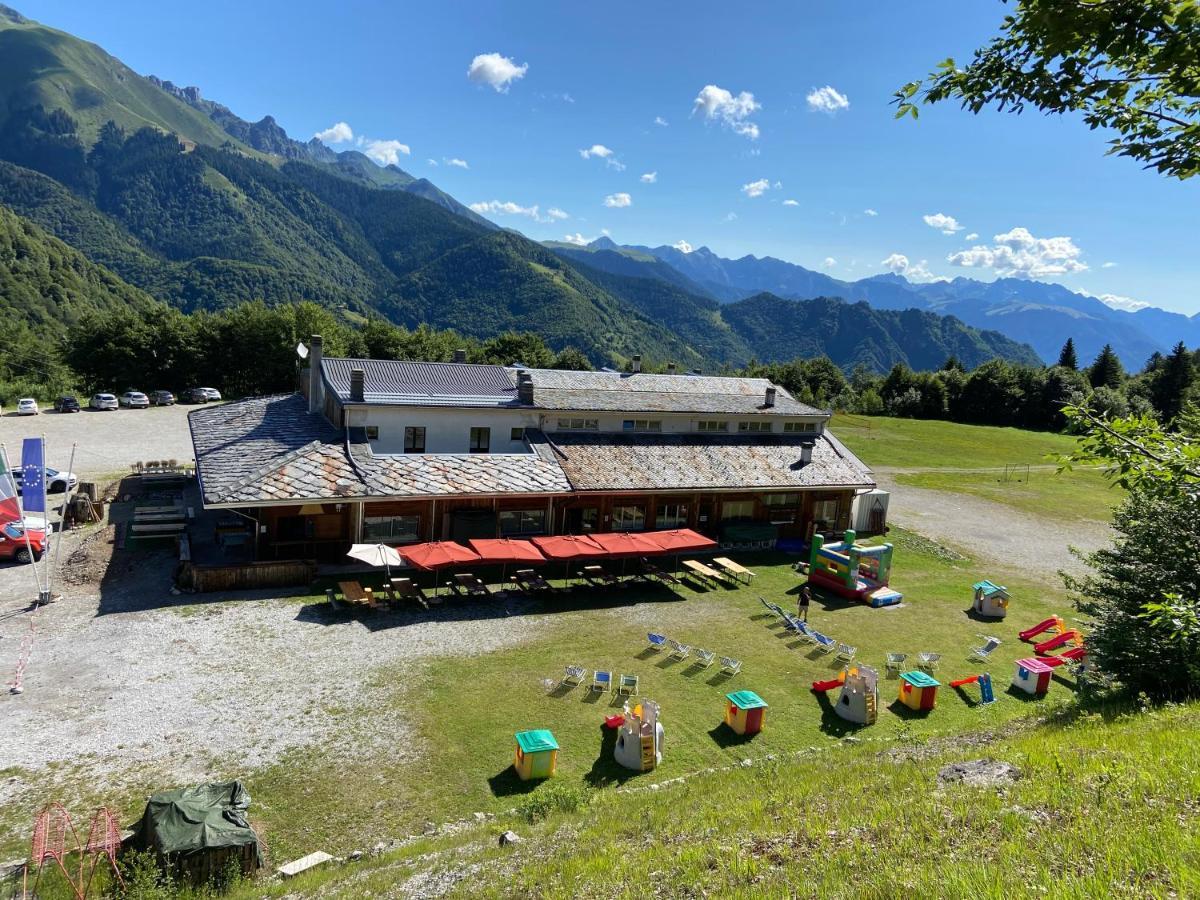 Rifugio Trifoglio Ass. Ostelli Lombardia Valtorta Bagian luar foto